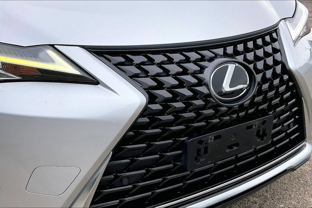 Used 2019 Lexus UX 200 w/ Premium Package FWD image 34