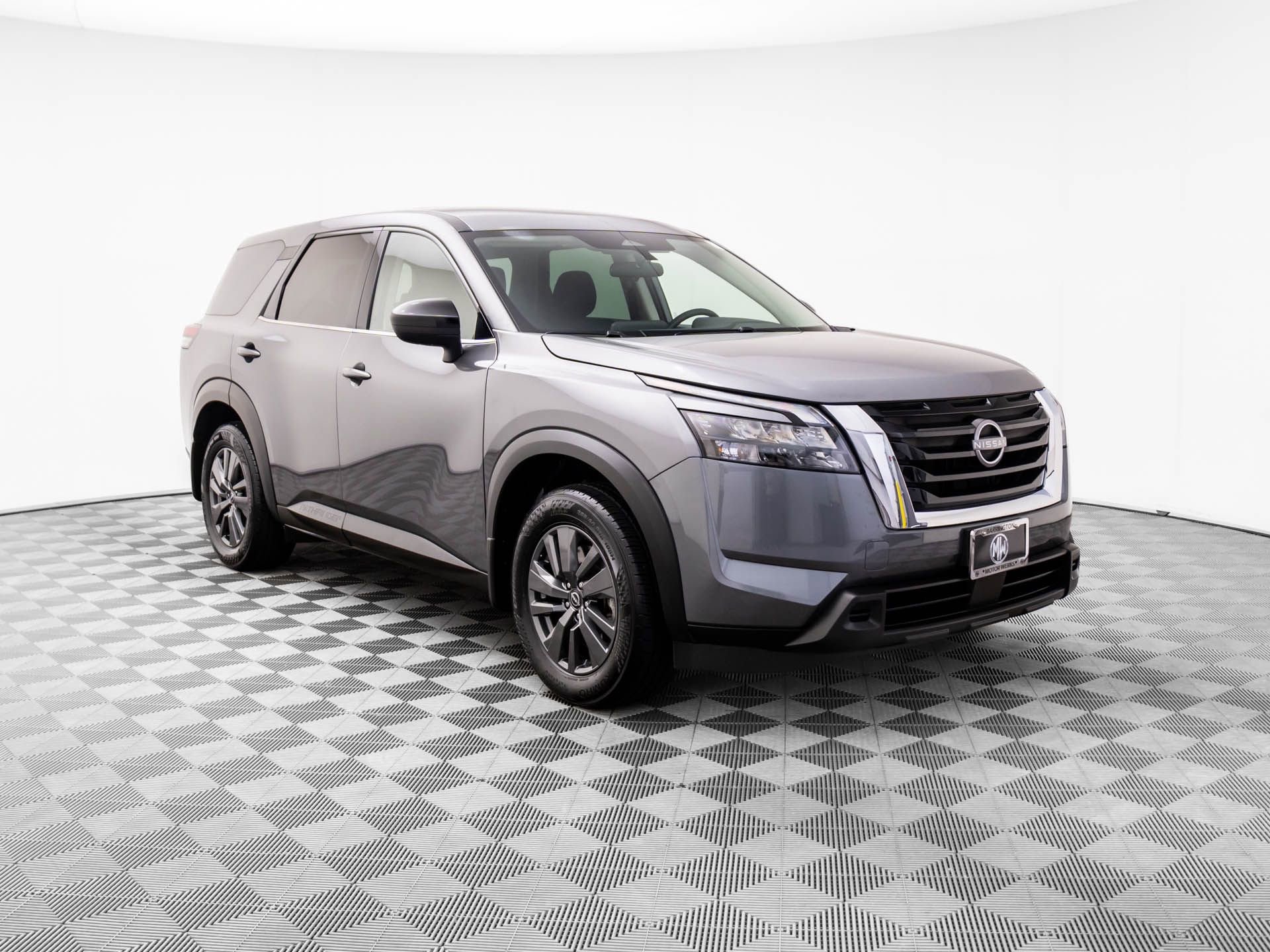 Used 2024 Nissan Pathfinder S image 7