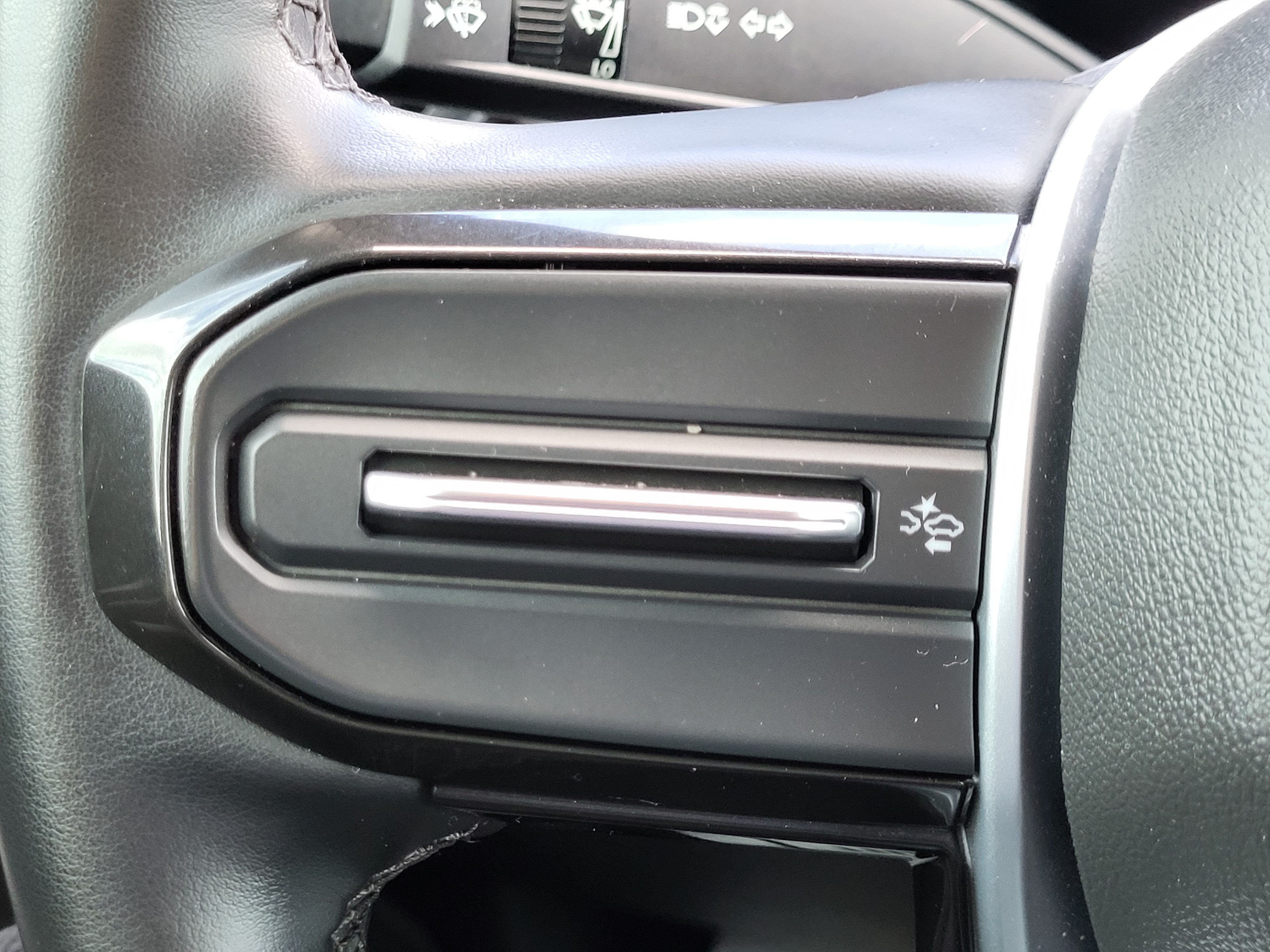Used 2023 Chevrolet Colorado LT AWD/4WD image 28