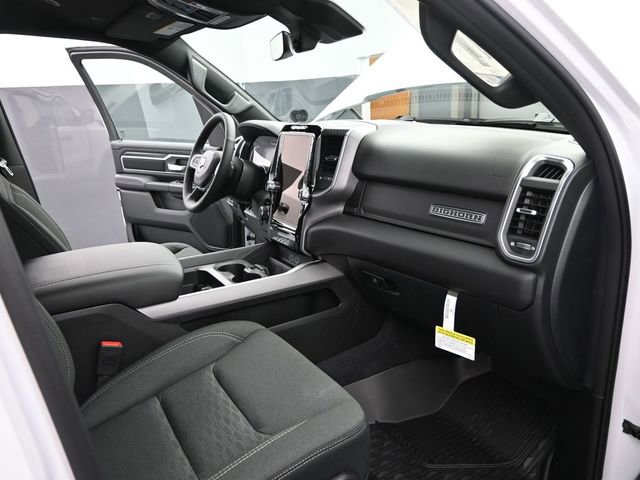 New 2026 RAM 1500 4x4 Crew Cab image 42
