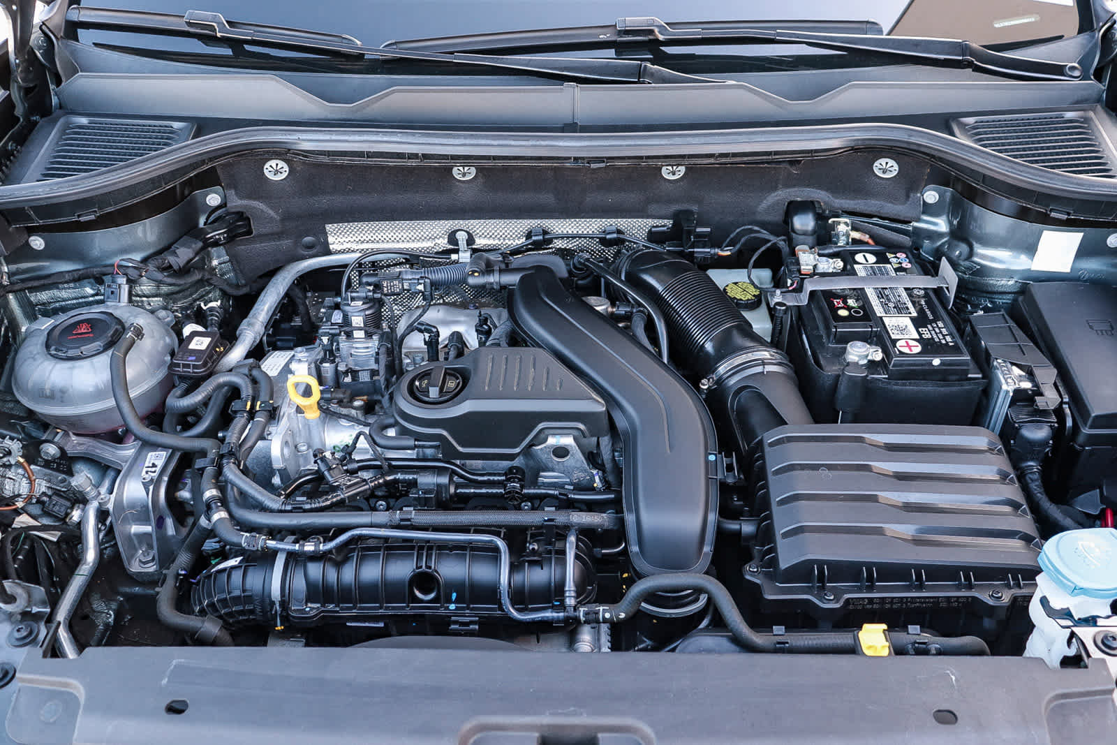 Used 2022 Volkswagen Taos SE w/ Panoramic Sunroof Package image 28