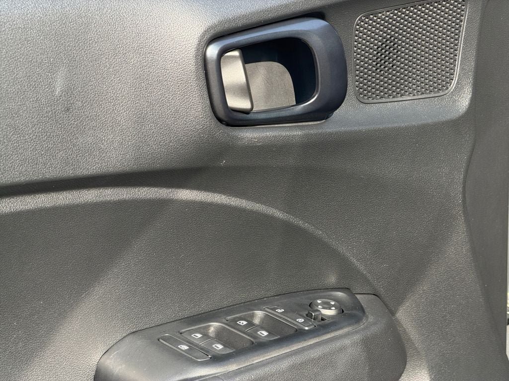 Certified 2025 Hyundai Venue Limited FWD image 21