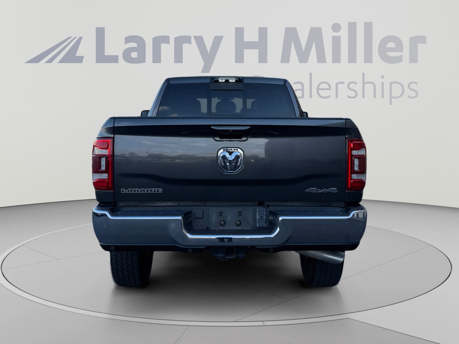 Used 2024 RAM 2500 Laramie AWD/4WD image 4