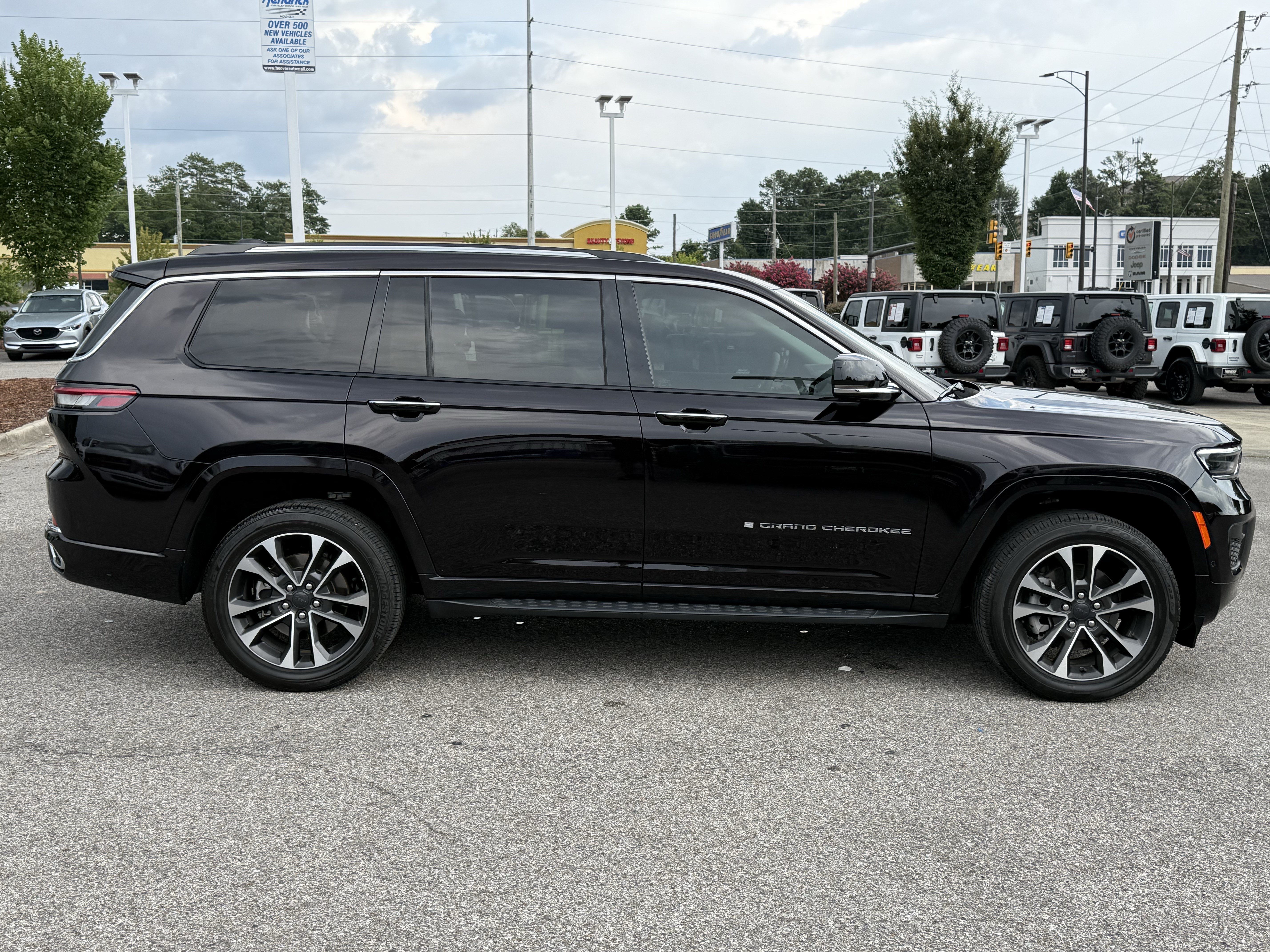Used 2023 Jeep Grand Cherokee L Overland w/ Rear Seat Video Group I RWD image 11