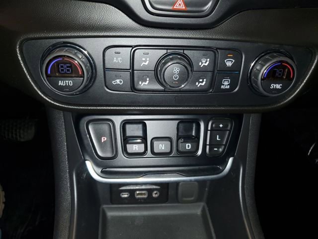 Used 2019 GMC Terrain SLT w/ Preferred Package image 19