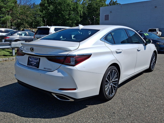 Used 2025 Lexus ES 350 w/ Premium Package FWD image 6