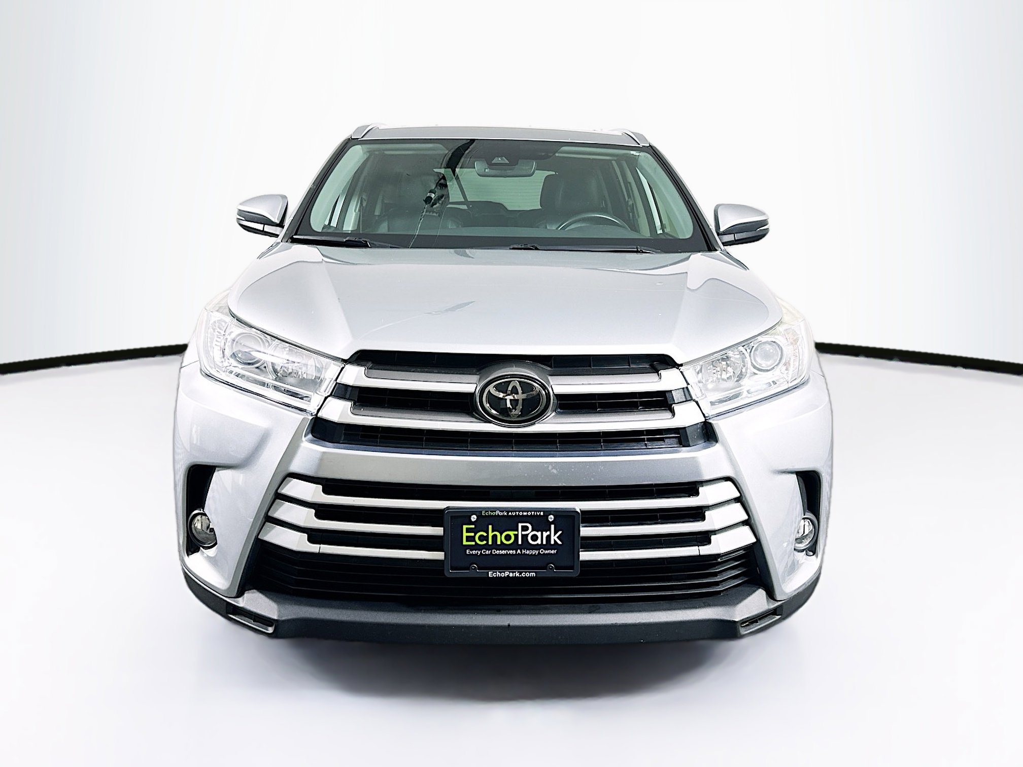 Used 2018 Toyota Highlander XLE FWD image 2