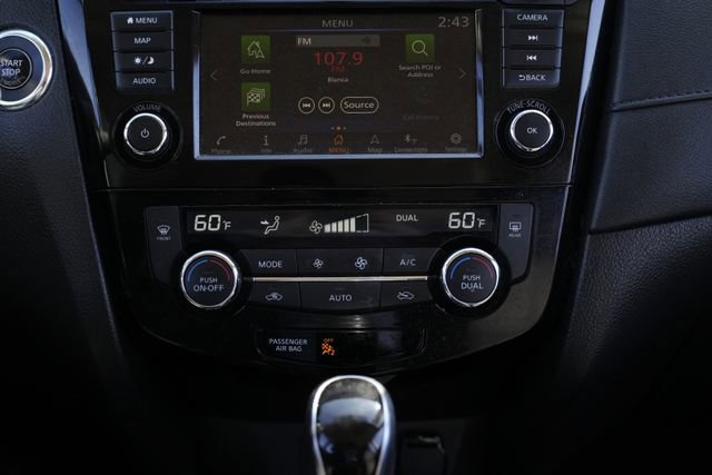 Used 2018 Nissan Rogue SV w/ Premium Package image 37