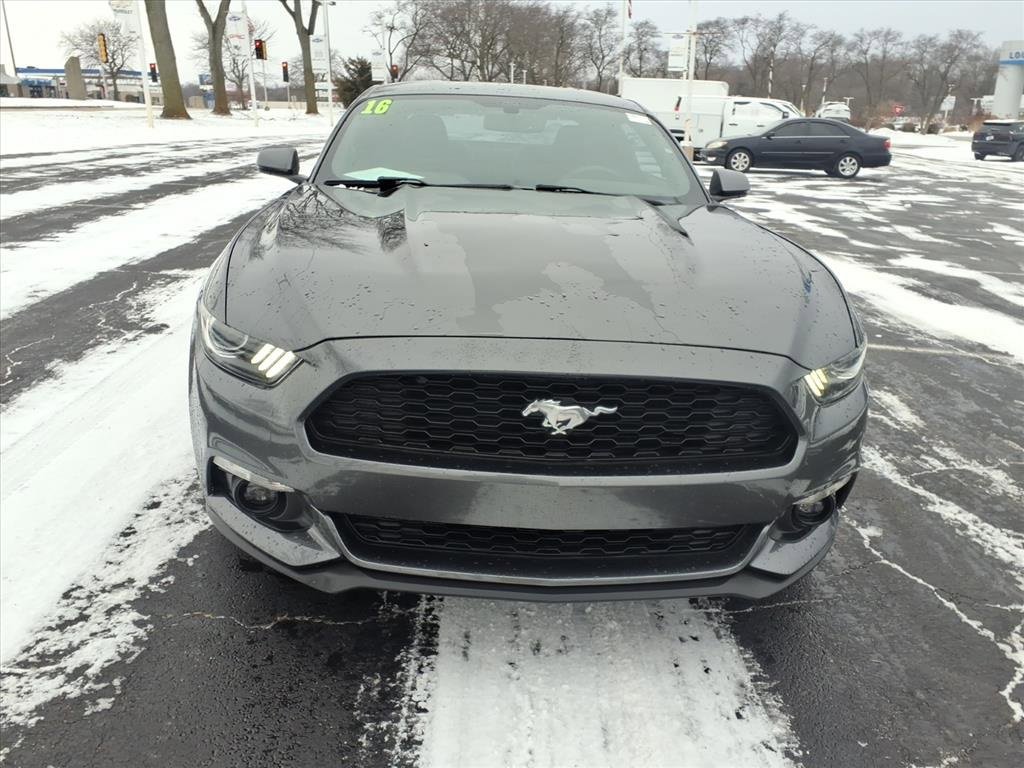 Used 2016 Ford Mustang Premium image 2
