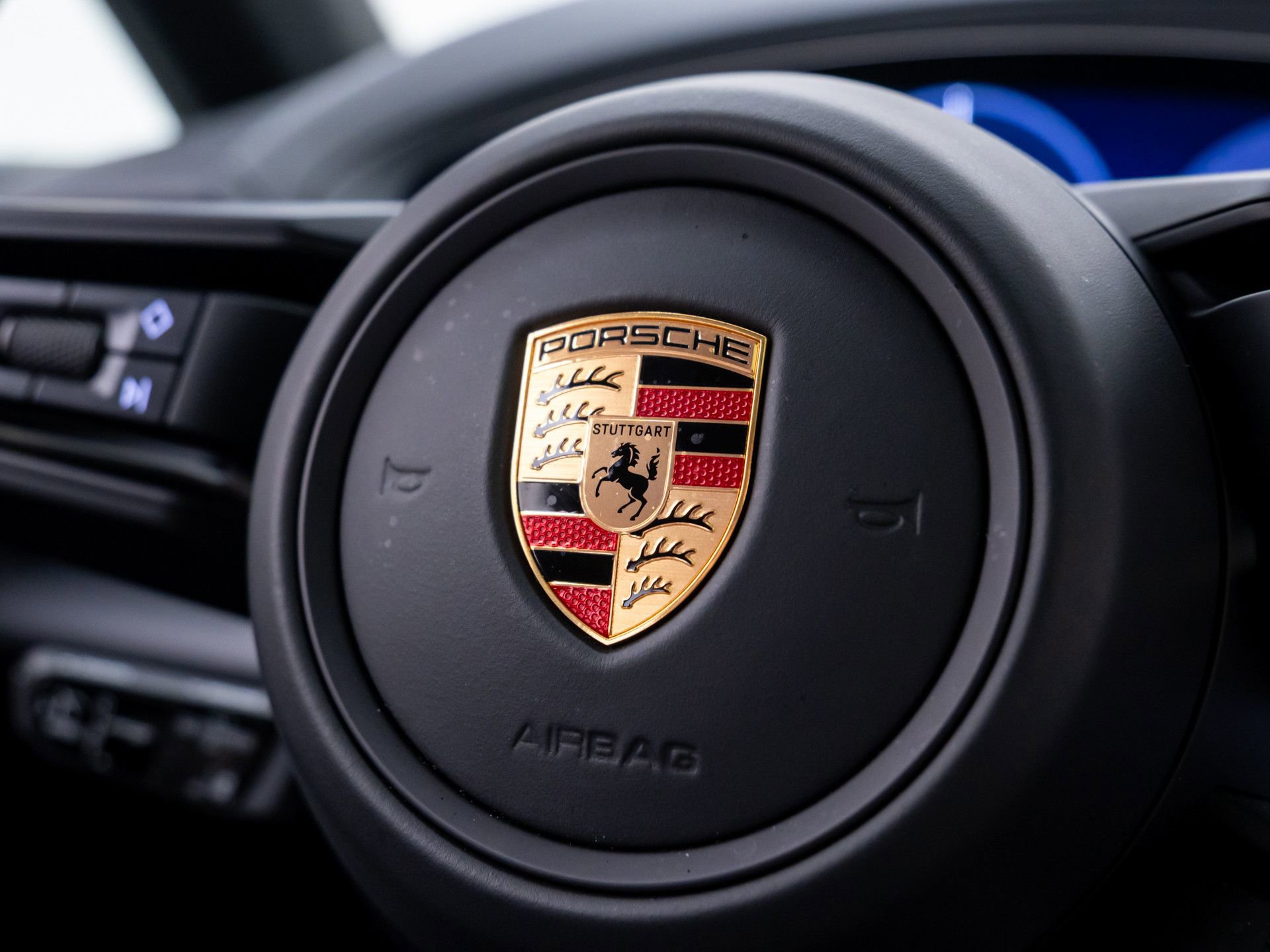 Certified 2025 Porsche Macan 4 Electric image 28