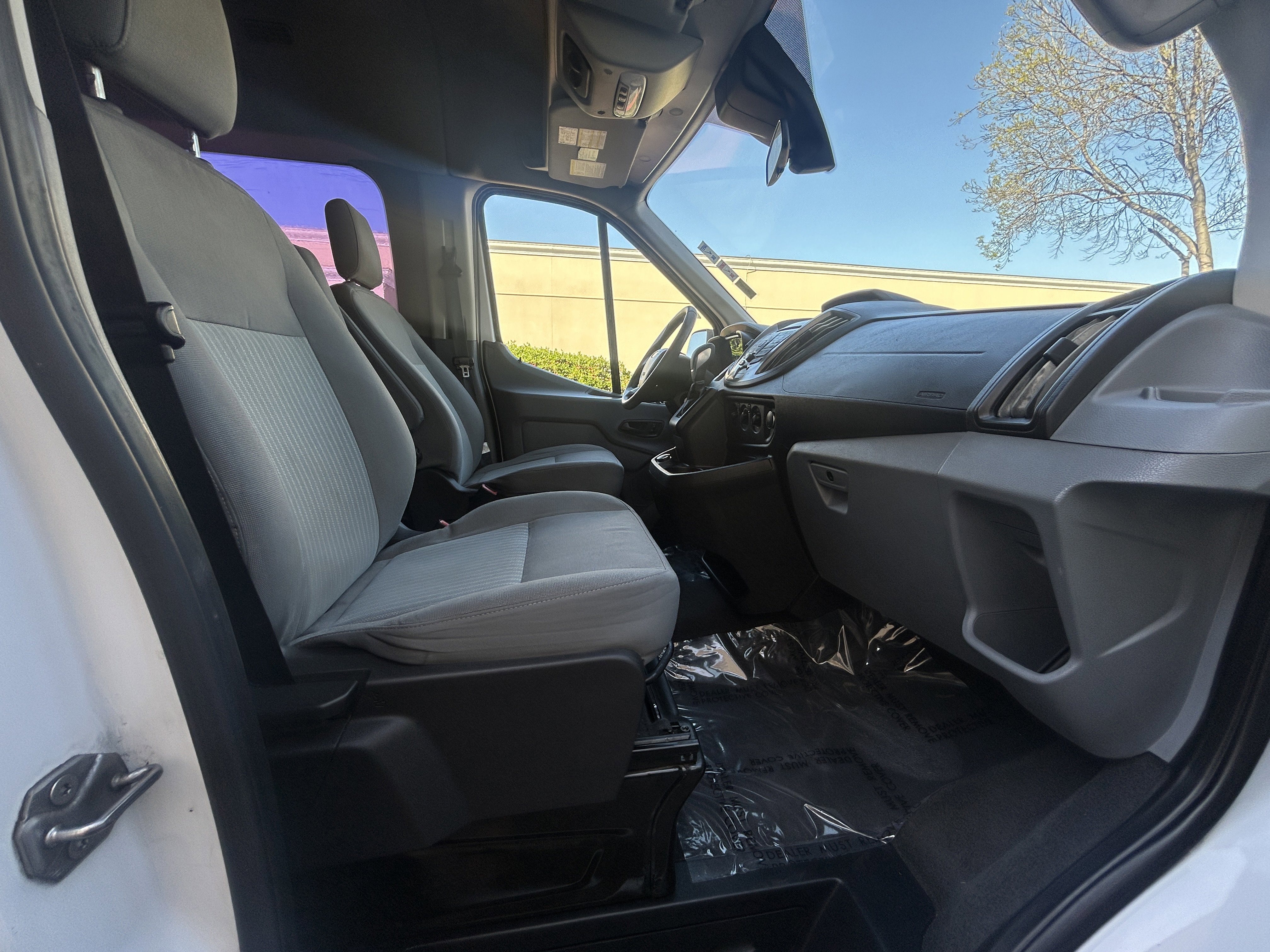 Used 2019 Ford Transit 150 XLT image 6