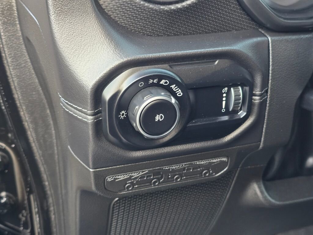 Used 2024 Jeep Wrangler Rubicon image 23