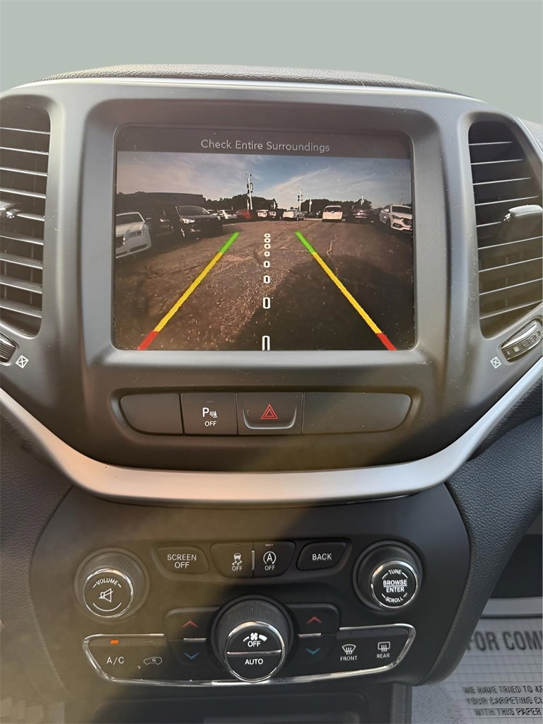Used 2018 Jeep Cherokee Trailhawk w/ Comfort/Convenience Group image 32