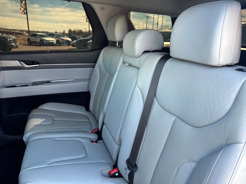Used 2022 Hyundai Palisade SEL w/ 8P Bench Seat Package image 35