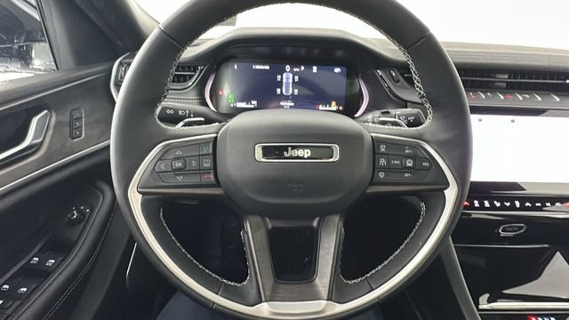 New 2026 Jeep Grand Cherokee Limited w/ Luxury Tech Group II AWD/4WD image 23