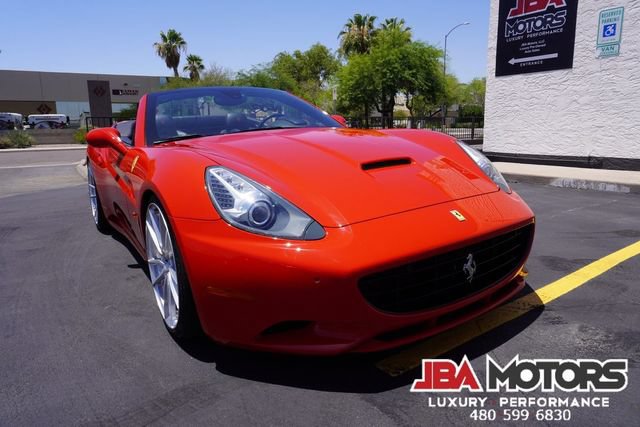 Used 2014 Ferrari California RWD image 86