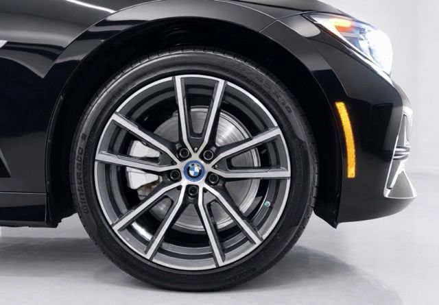 Used 2022 BMW 330e RWD image 10