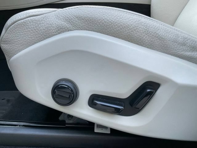 Certified 2024 Volvo XC90 B6 Plus w/ Protection Package Premier AWD/4WD image 15