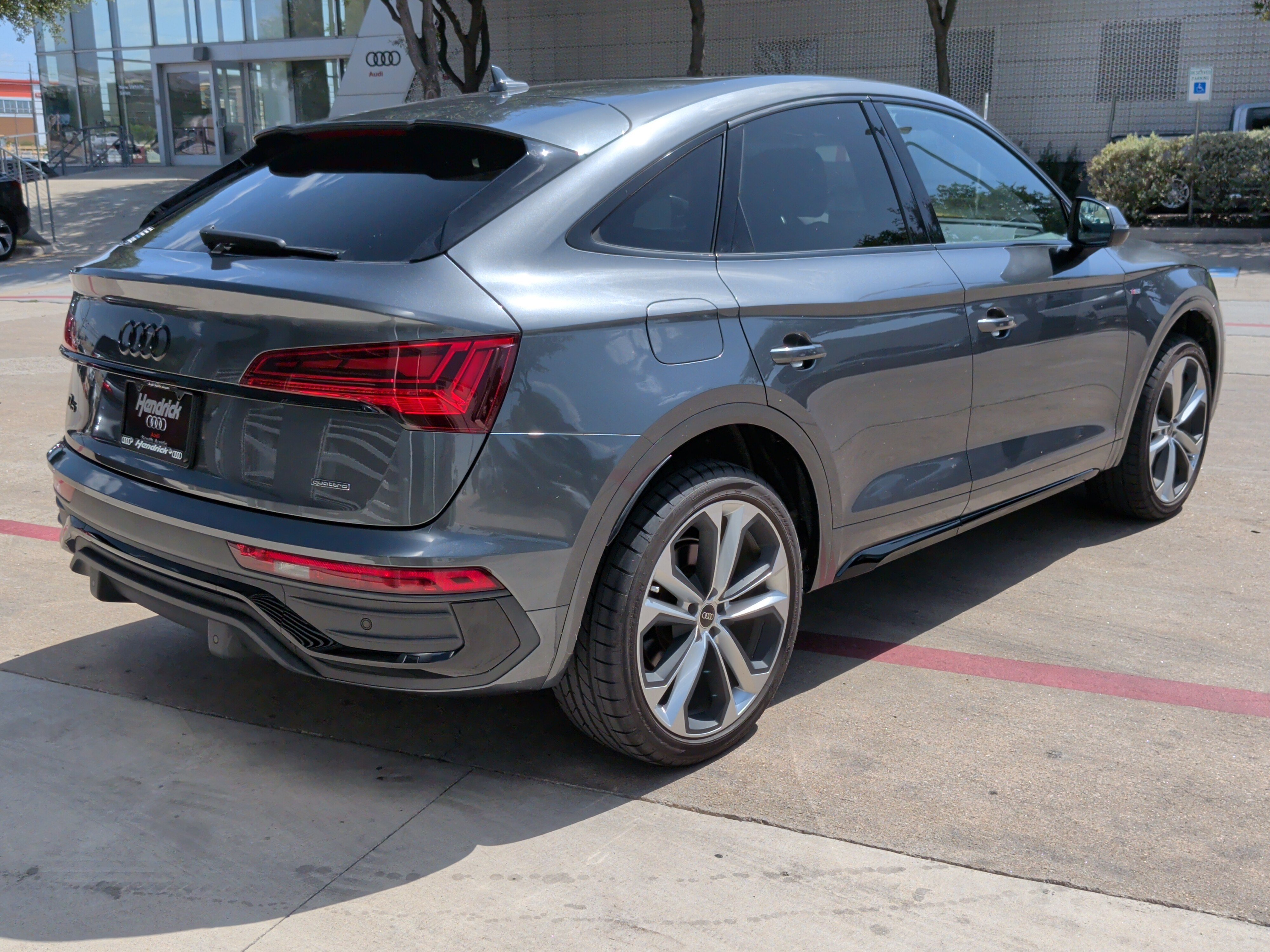 Used 2023 Audi Q5 2.0T Premium Plus w/ Premium Plus Package AWD/4WD image 10