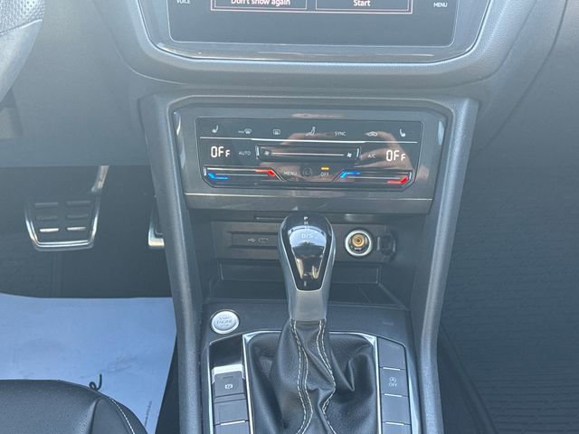 Used 2024 Volkswagen Tiguan SE R-Line image 23