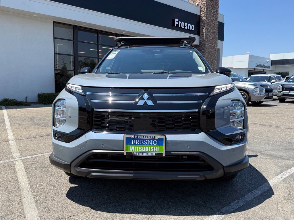New 2026 Mitsubishi Outlander AWD image 2