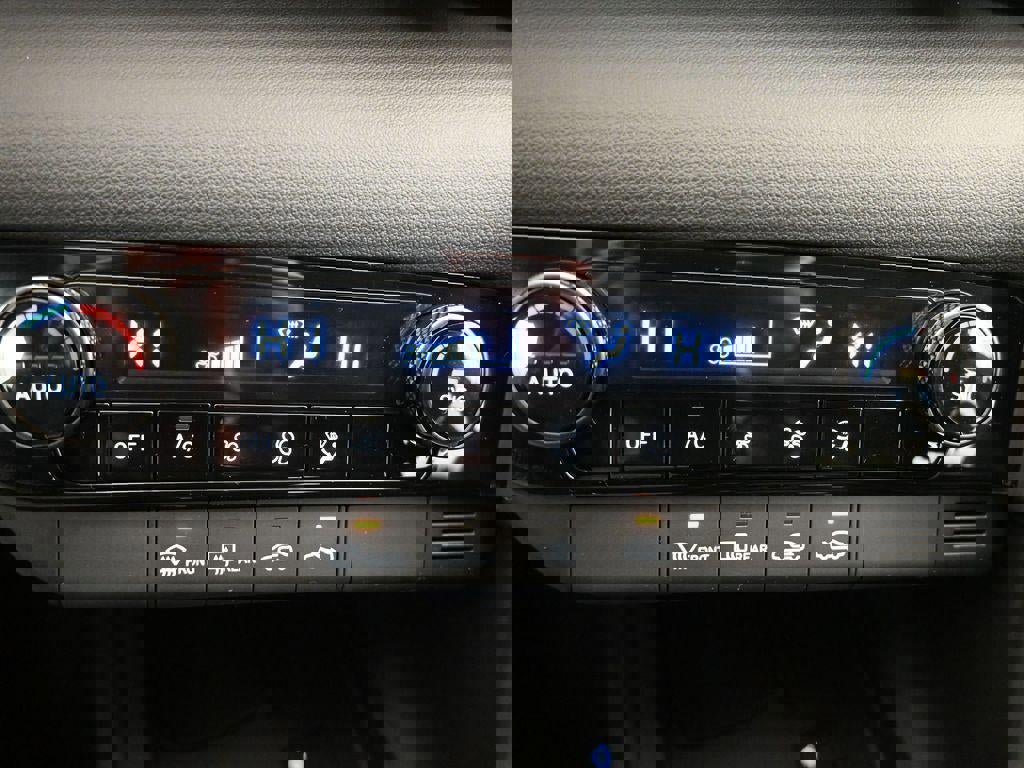 New 2026 Hyundai Elantra Sport image 15