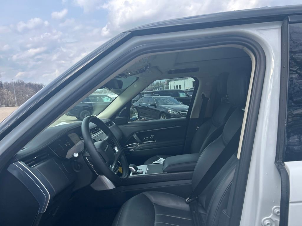 Used 2024 Land Rover Range Rover SE image 9