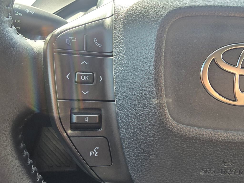 Used 2024 Toyota Prius LE AWD/4WD image 19