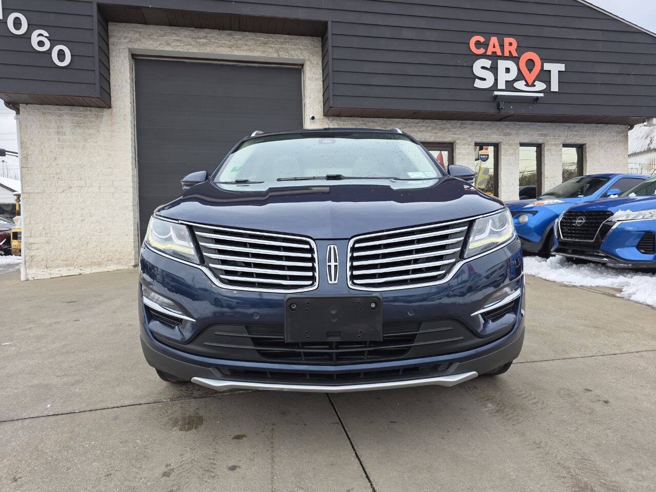 Used 2017 Lincoln MKC Reserve AWD/4WD image 2