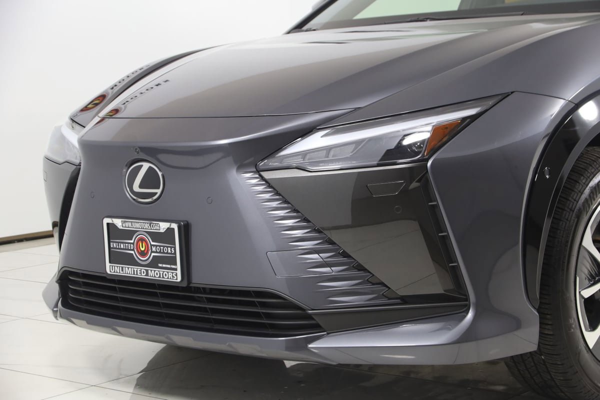 Used 2024 Lexus RZ 450e Premium w/ Technology Package AWD/4WD image 59