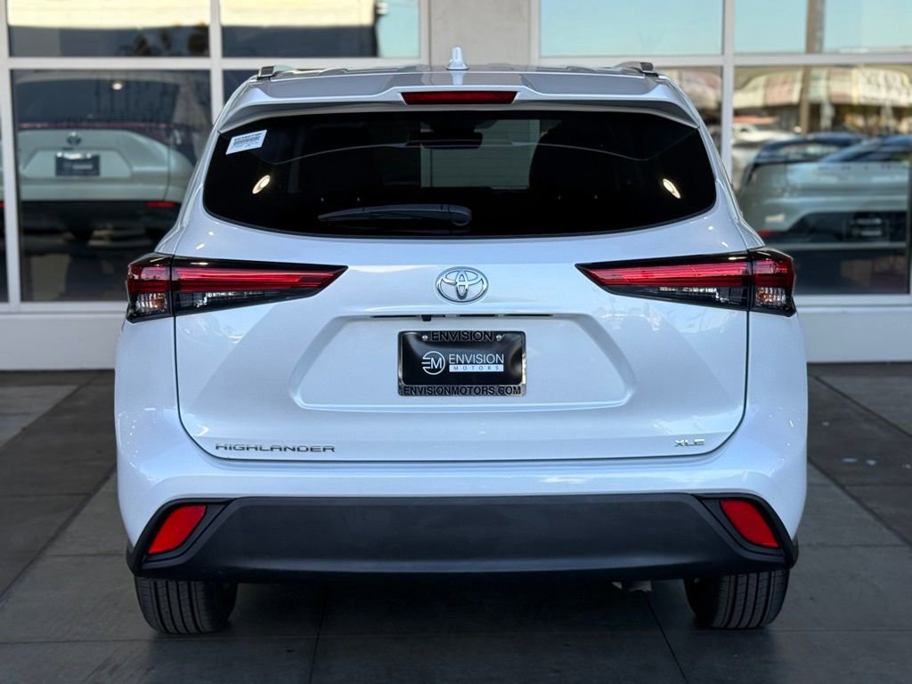 Certified 2023 Toyota Highlander XLE image 10