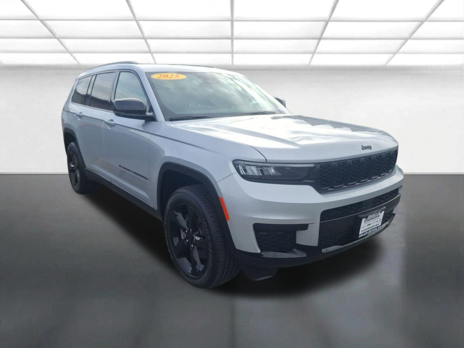 Used 2025 Jeep Grand Cherokee L Altitude image 1