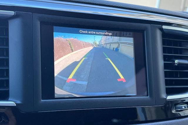 Used 2020 Chrysler Pacifica Touring-L image 23