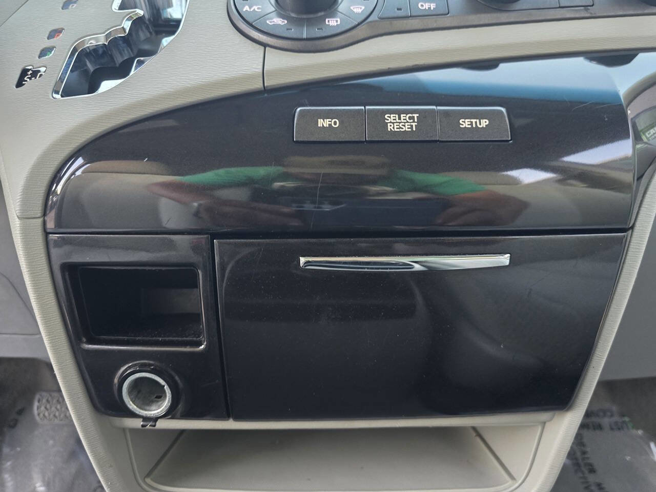 Used 2012 Toyota Sienna LE FWD image 36