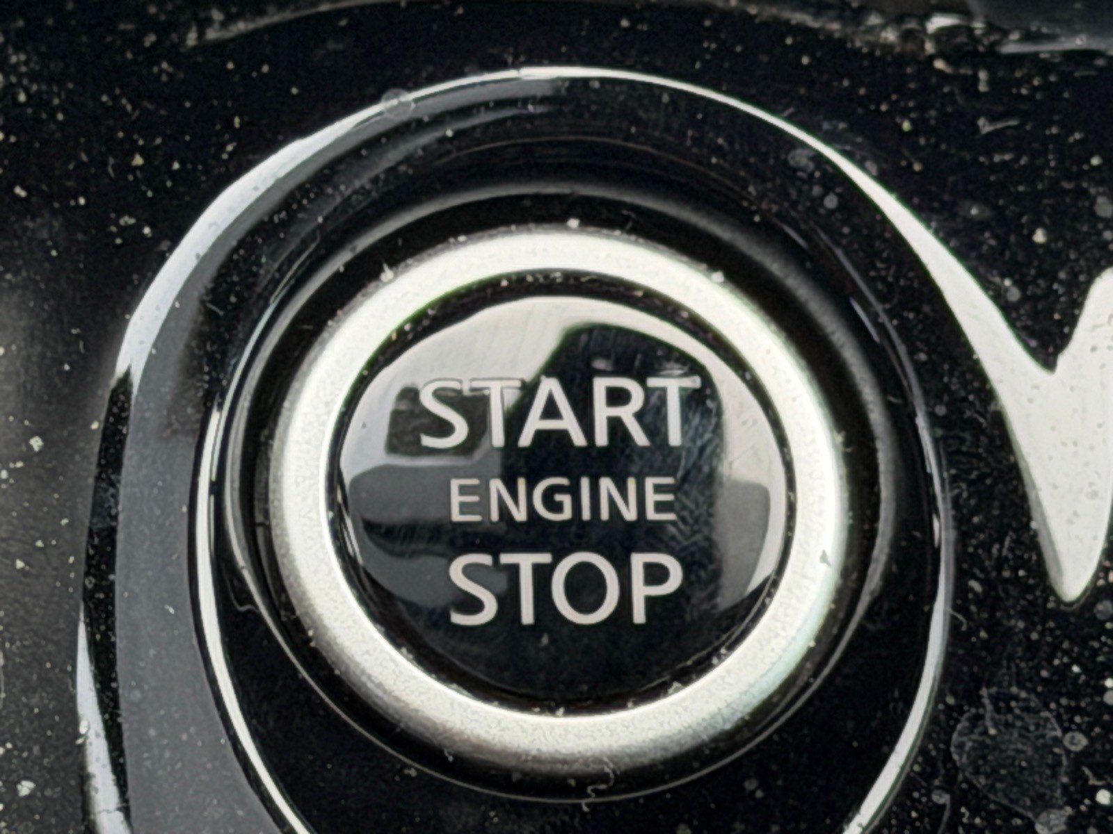 Used 2022 Nissan Versa SR FWD image 25