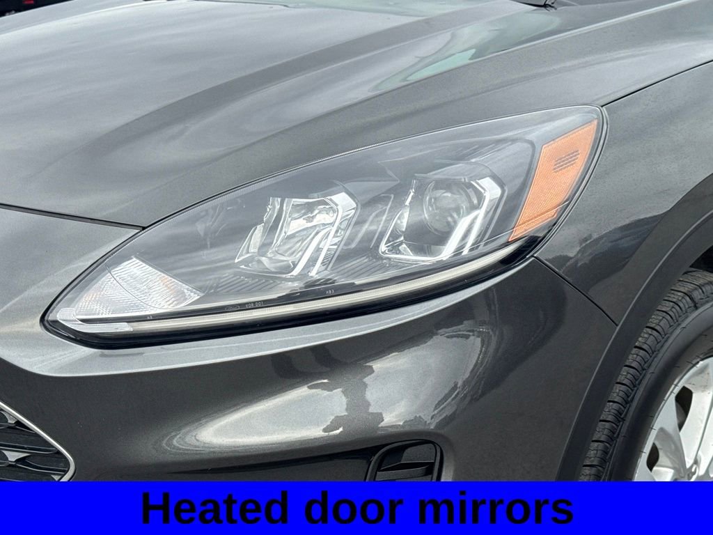 Used 2020 Ford Escape SE image 17