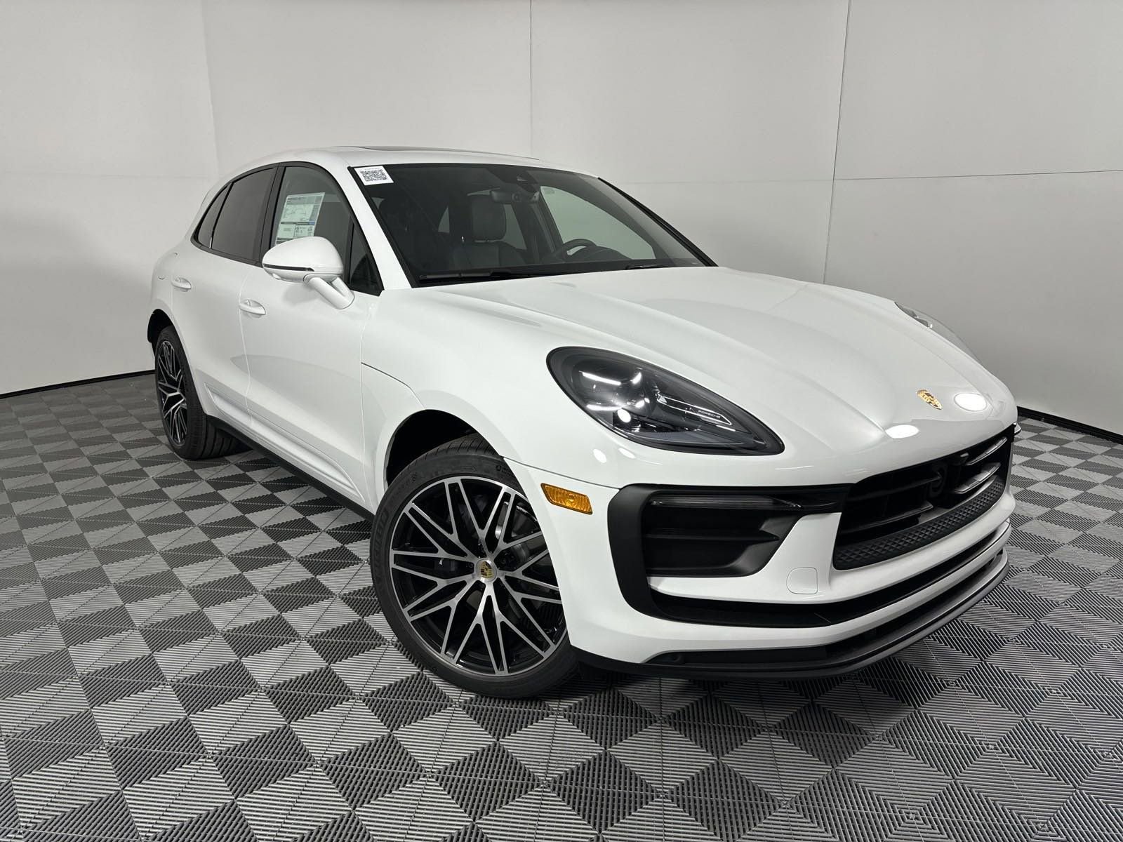 New 2025 Porsche Macan image 7