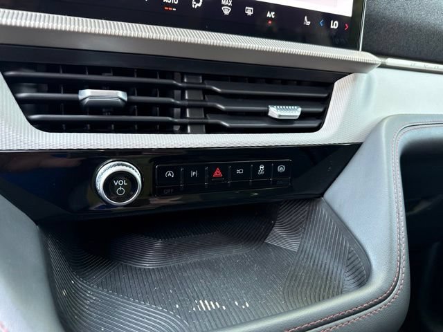 Used 2025 Ford Explorer Active AWD/4WD image 30