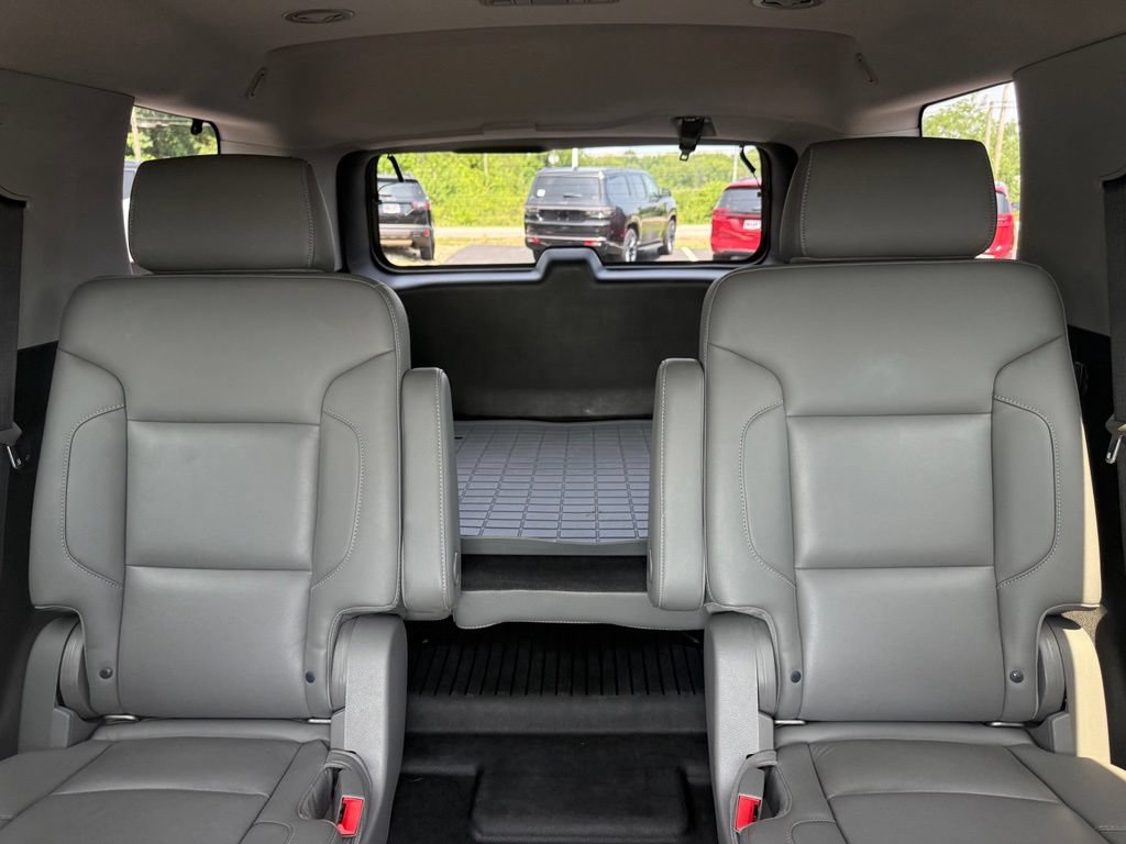 Used 2018 Chevrolet Tahoe LT w/ Luxury Package AWD/4WD image 34