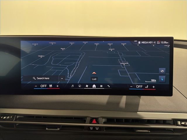 Used 2025 BMW iX xDrive50 w/ Premium Package image 32