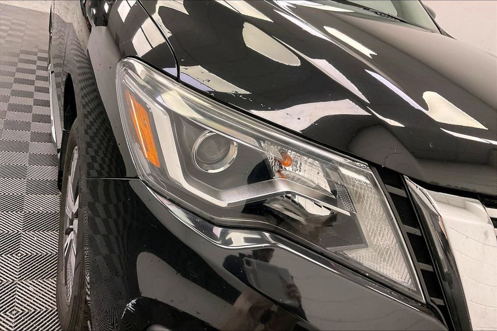 Used 2017 Nissan Pathfinder SL image 25