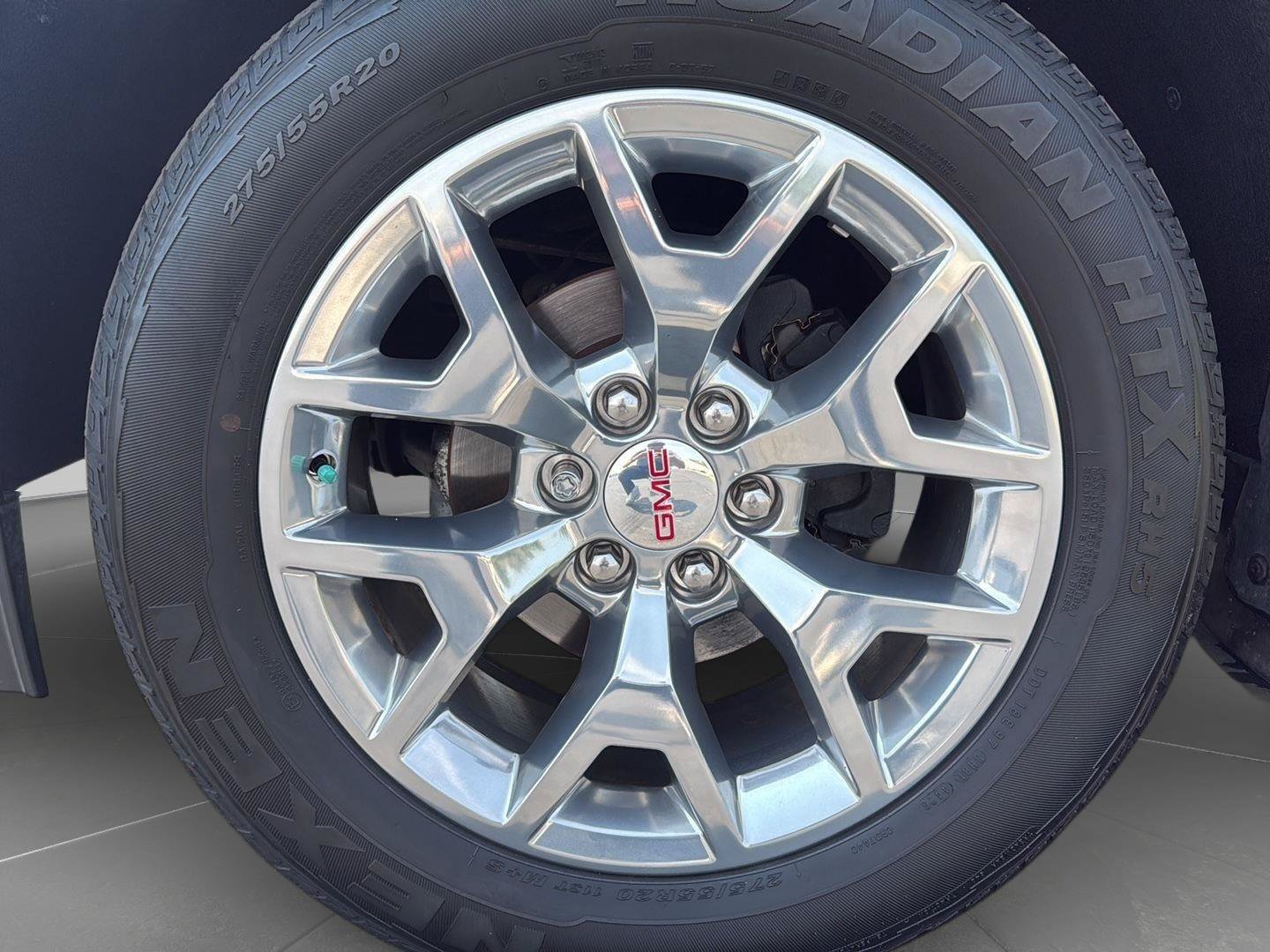 Used 2019 GMC Yukon SLT w/ Open Road Package AWD/4WD image 9