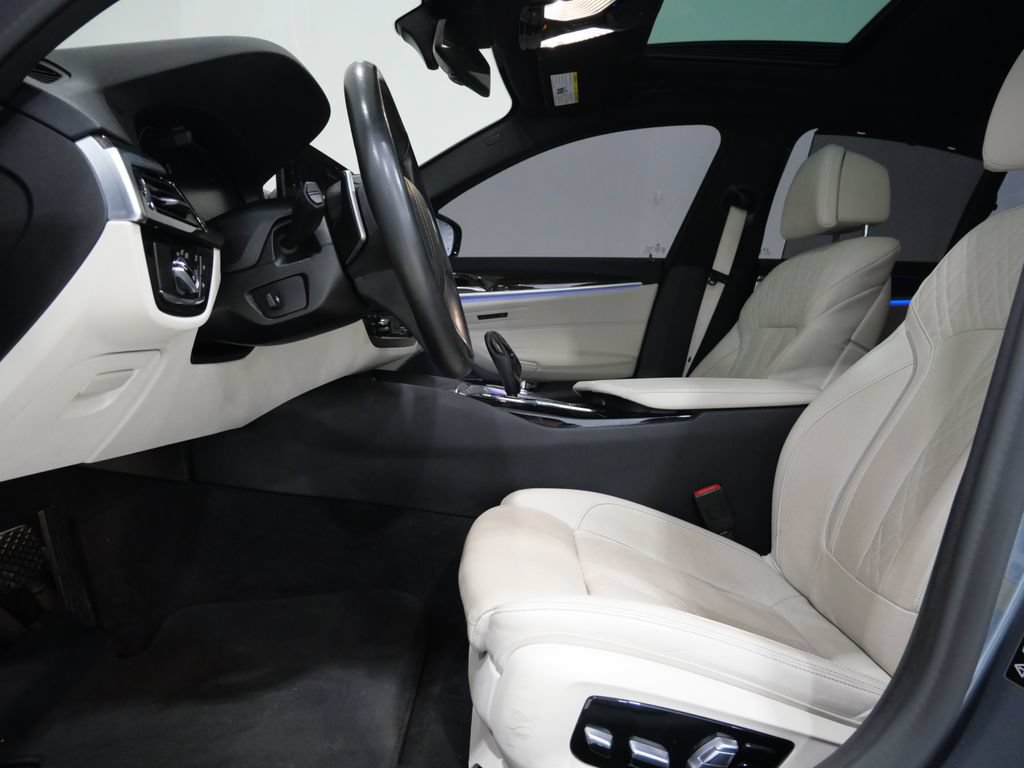 Used 2021 BMW 530i xDrive w/ Executive Package AWD/4WD image 12
