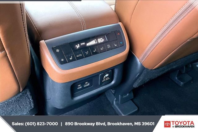 Used 2023 Nissan Pathfinder Platinum w/ Lighting Package (N93) image 24