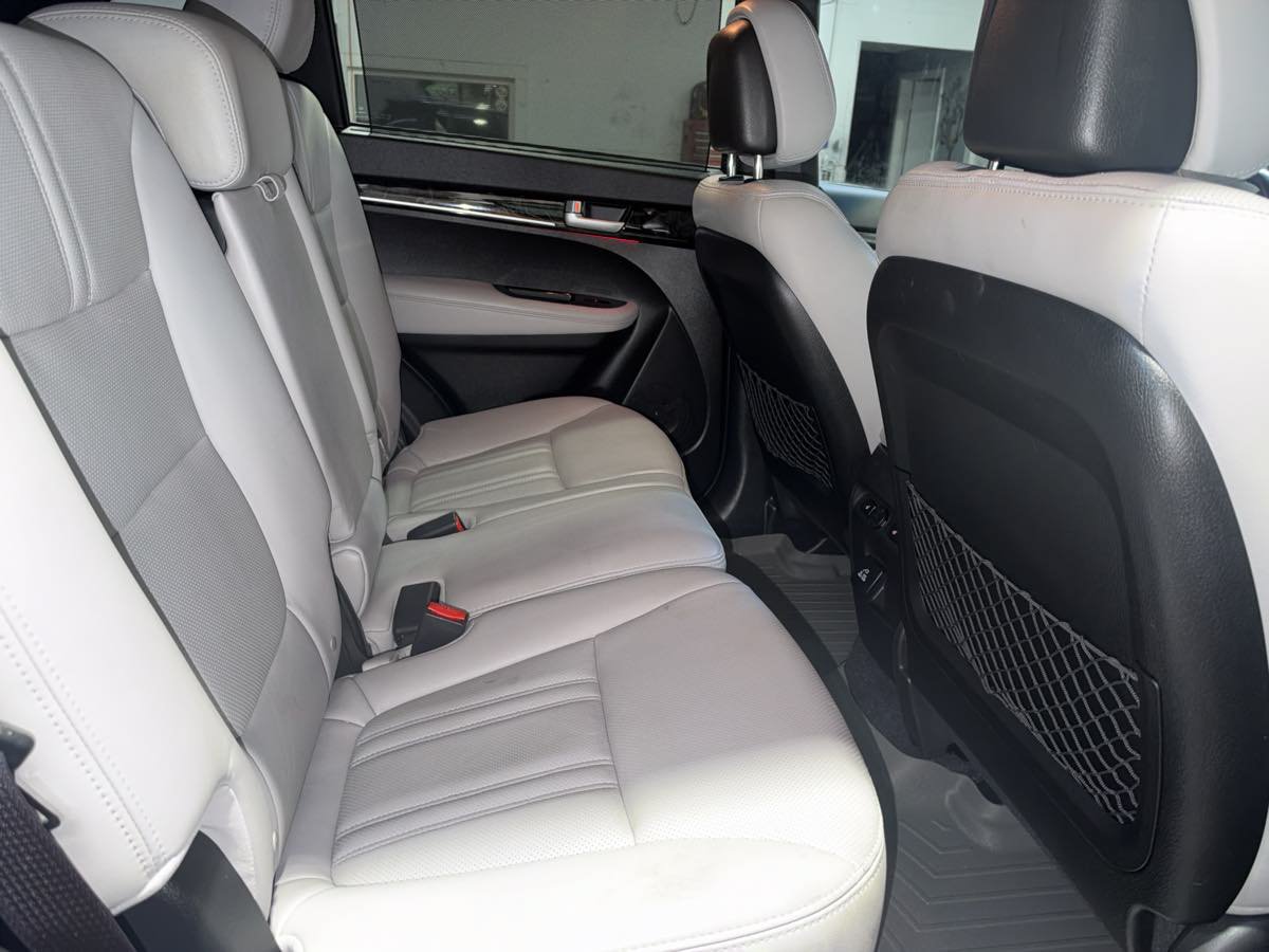 Used 2015 Kia Sorento SX FWD image 24