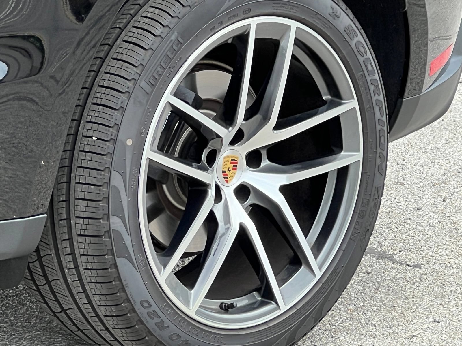 Certified 2026 Porsche Macan AWD/4WD image 13