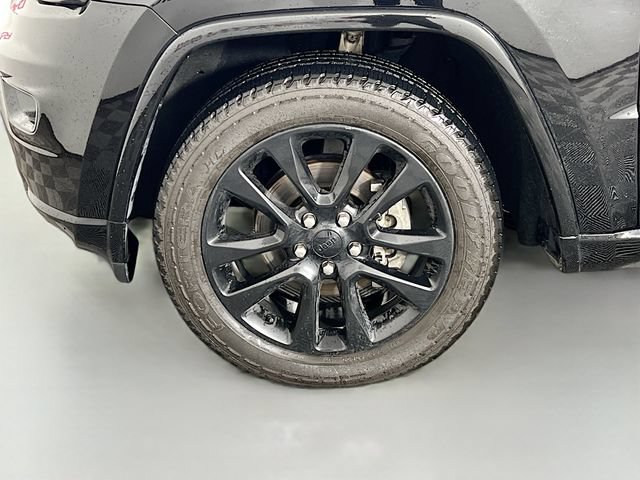 Used 2019 Jeep Grand Cherokee Altitude AWD/4WD image 11