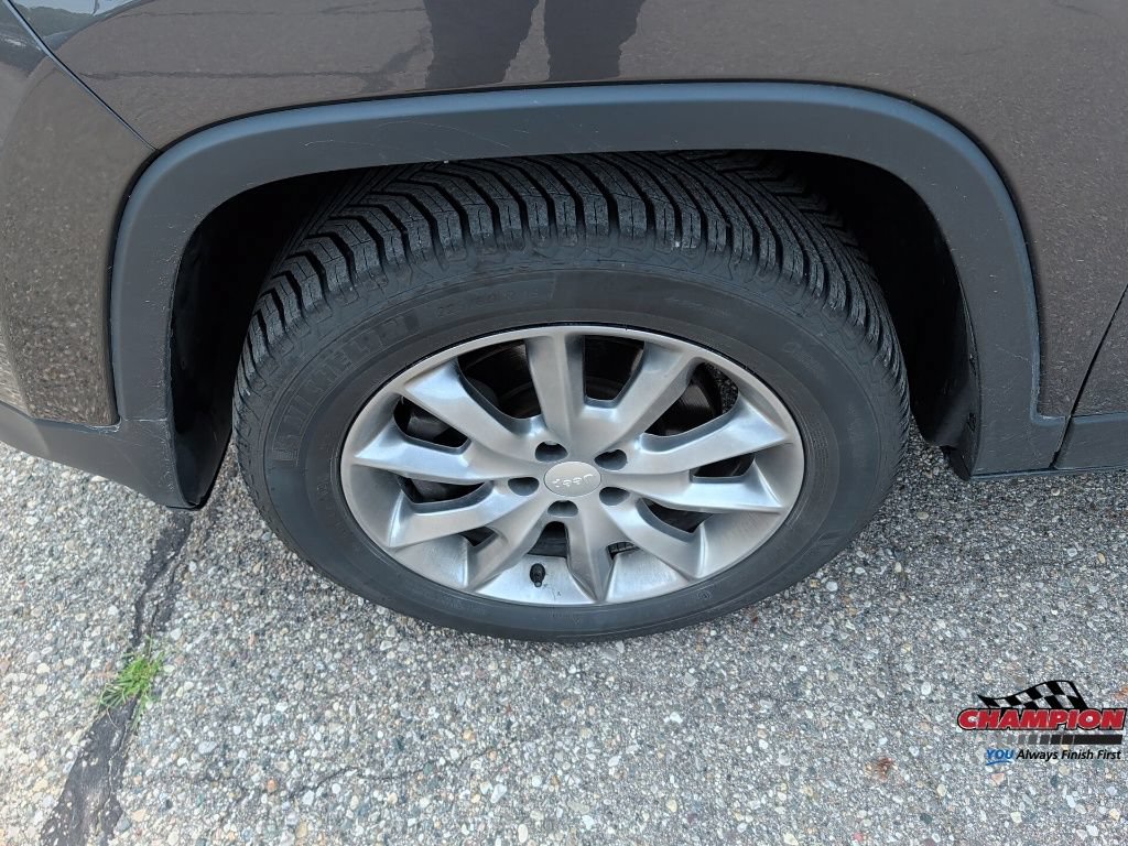 Used 2018 Jeep Cherokee Limited AWD/4WD image 13