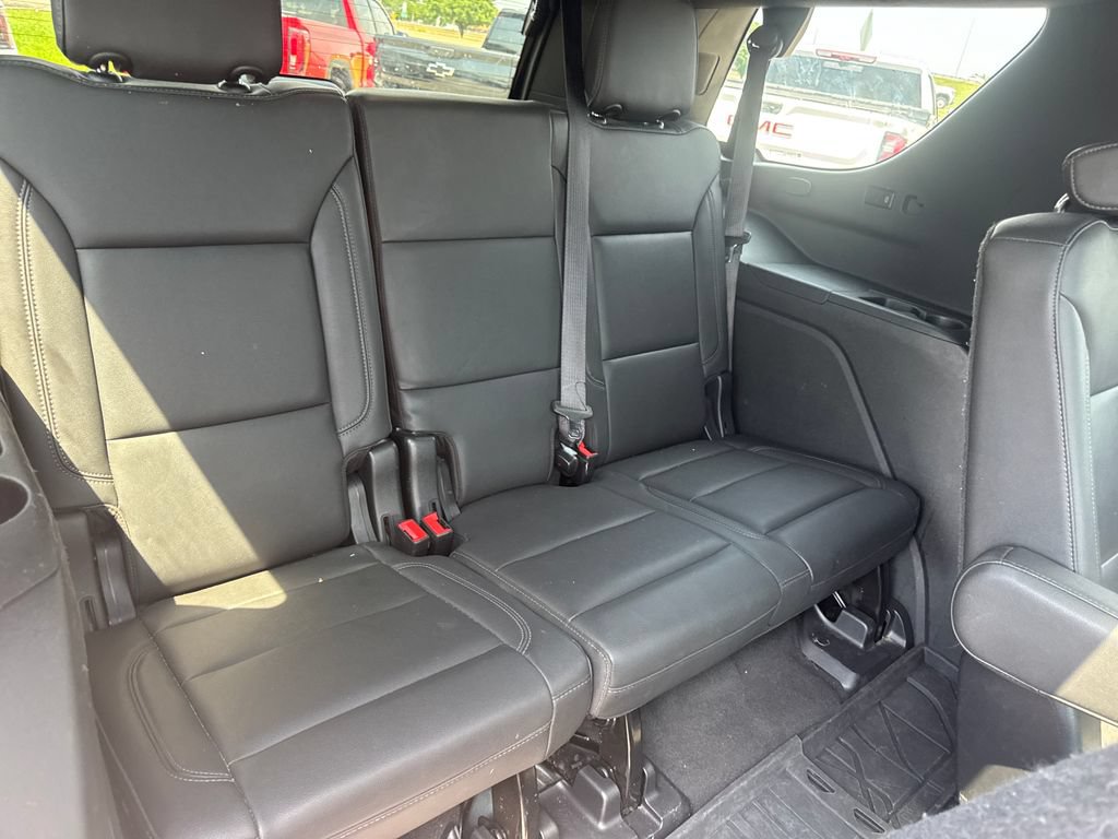 Used 2022 Chevrolet Tahoe Z71 w/ Luxury Package AWD/4WD image 13
