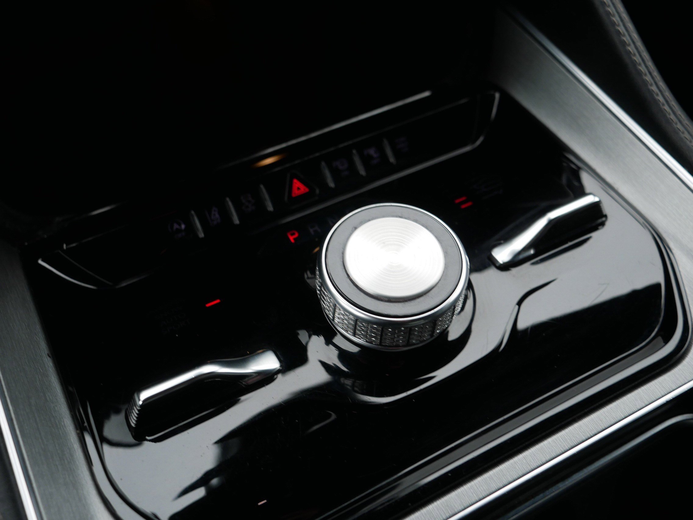 Certified 2024 Jeep Wagoneer Series II w/ Convenience Group I image 24